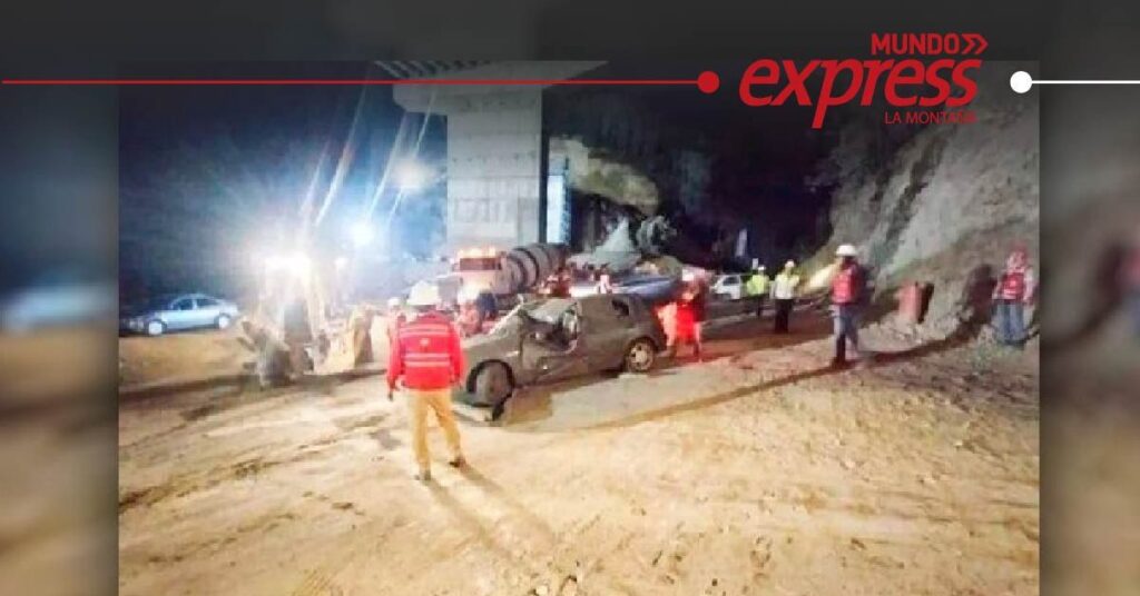 Accidente en obra vial: Colapso de estructura en carretera Pachuca-Huejutla pone en peligro la vida de un conductor