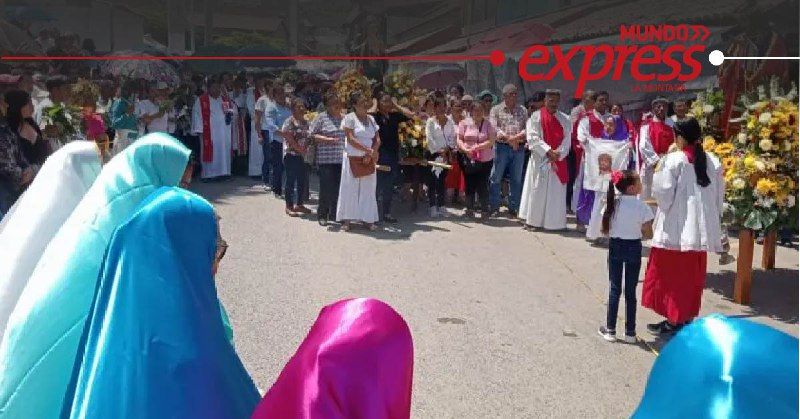 Realizan viacrucis anual de Huejutla