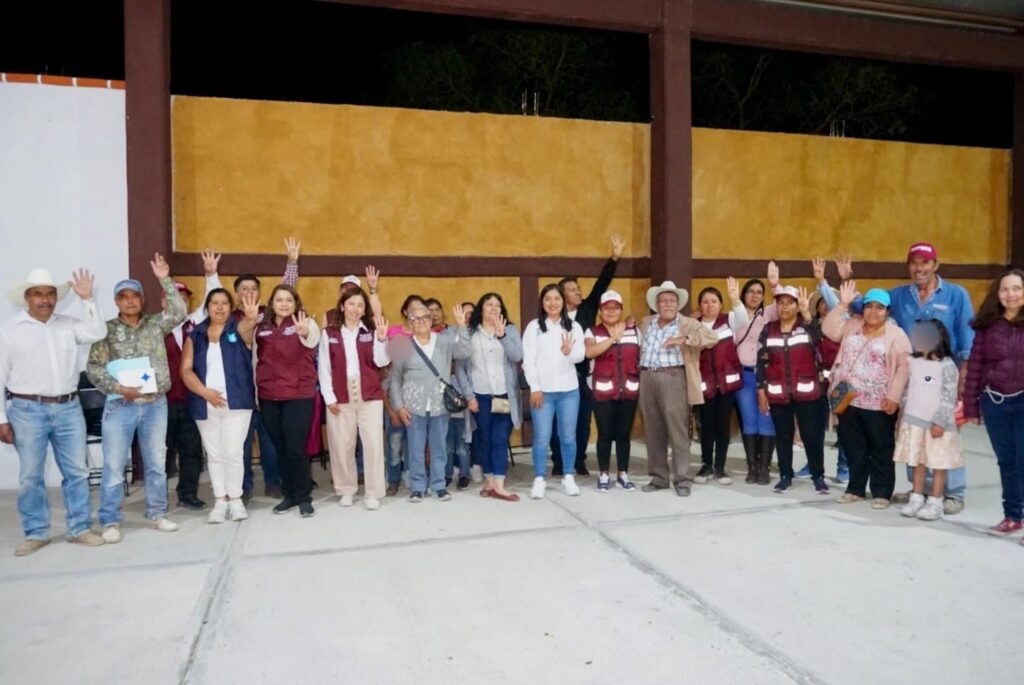 Alma Elías y Yeymi Solís se comprometen con Huichapan y la transformación social