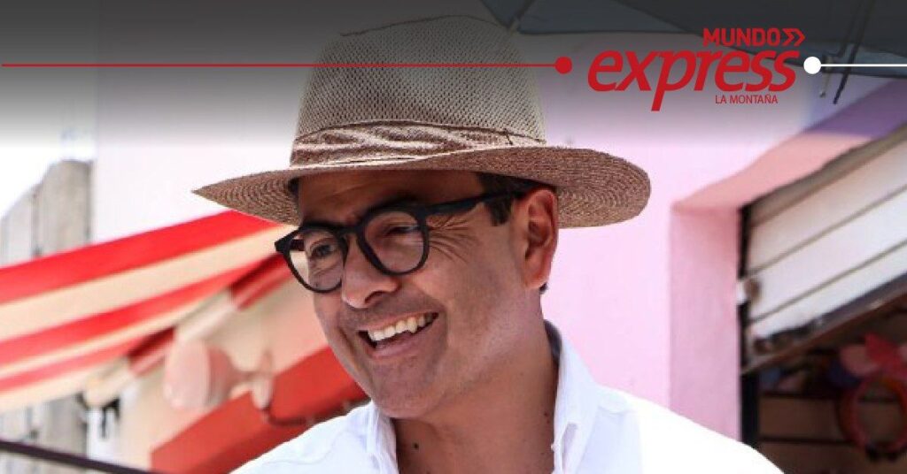 Lalo Medécigo escucha las preocupaciones en Chavarría