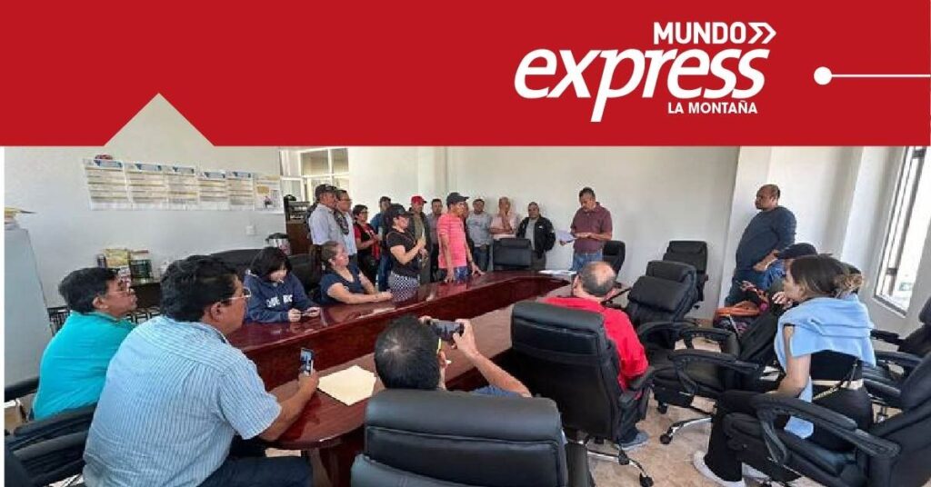 En Tula trabajadores piden finalización de obra