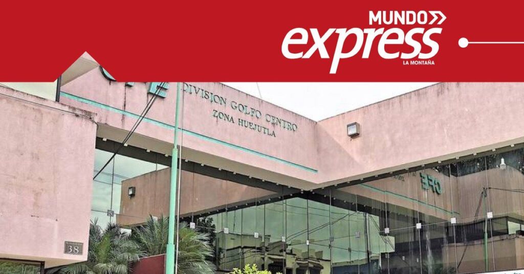 ¡Tuvieron suficiente! Detienen a trabajadores de CFE en Huejutla por falta de luz