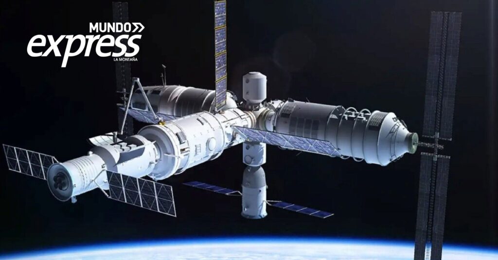 Logran astronautas chinos récord de caminata espacial