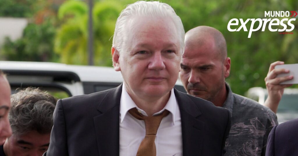 Creador de WikiLeaks hace trato para escapar a la cárcel