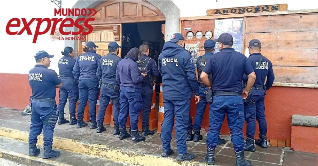 Policías municipales trabajan bajo protesta