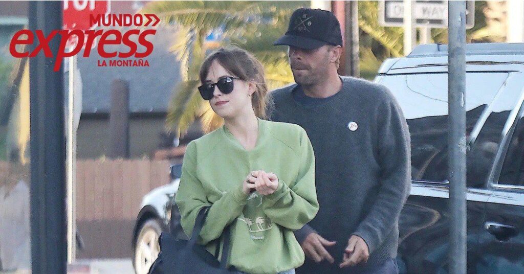 Desmienten ruptura entre Dakota Johnson y Chris Martin