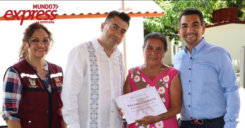 Sebiso entregó premios artesanales en la huasteca