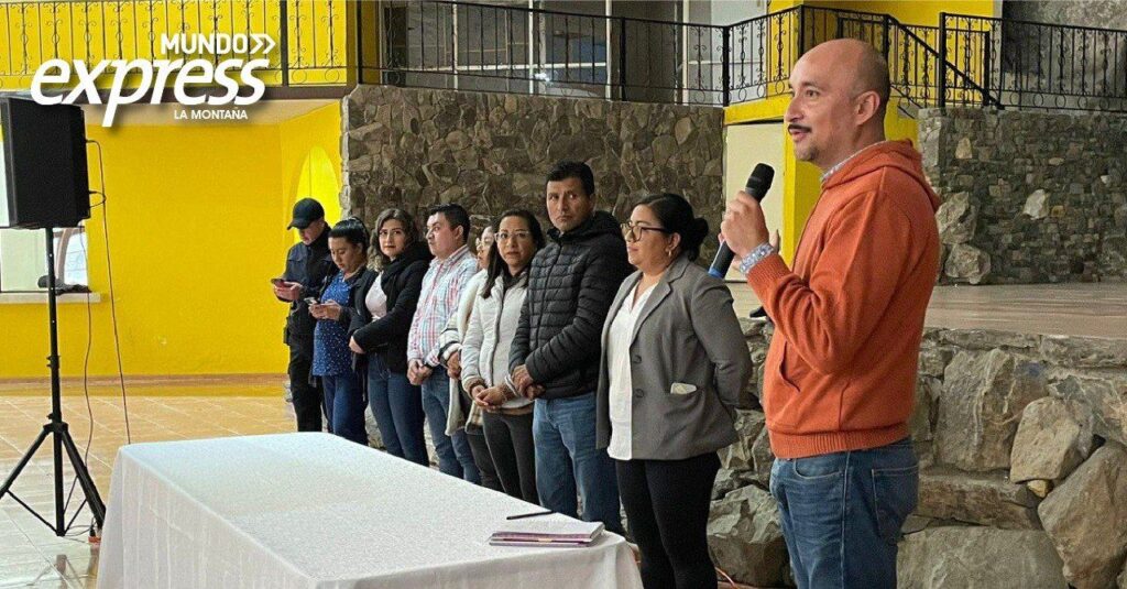 Entabla Martha Belem diálogo con más de 120 comerciantes de Omitlán