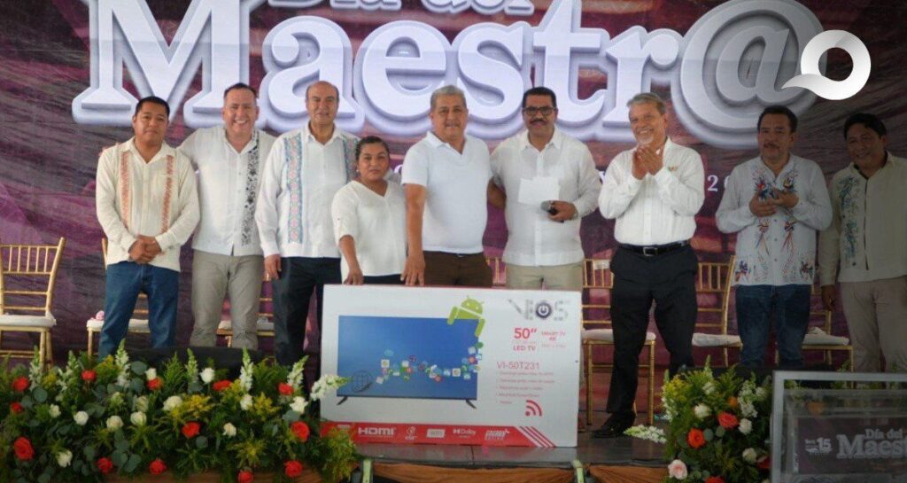 SEPH realiza reconocimiento de docentes hidalguenses en Atlapexco