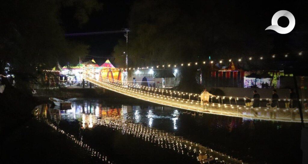 Puentes iluminados en Mineral del Chico: Magia nocturna en Hidalgo