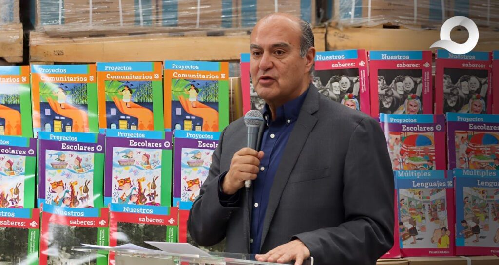 SEPH entrega libros de texto gratuitos para el ciclo escolar 2025-2026