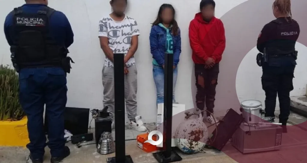 Agarran a rateros con las manos en la masa en Mineral de la Reforma Agarran a rateros con las manos en la masa en Mineral de la Reforma